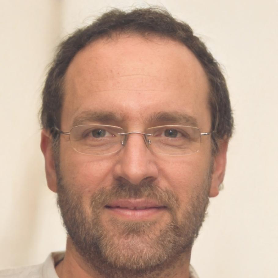 Javier Ruiz, responsable de talleres comunitarios